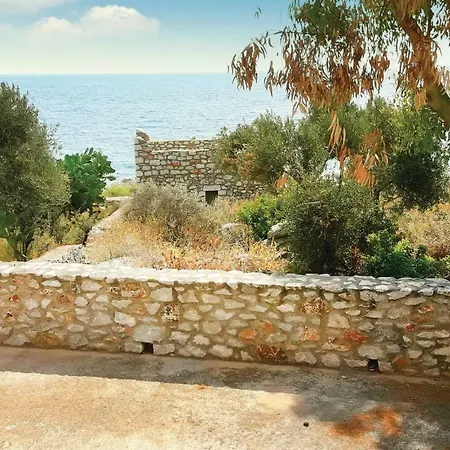 Four Bedroom Holiday In Kokkala Mani Feriehus Kotronas