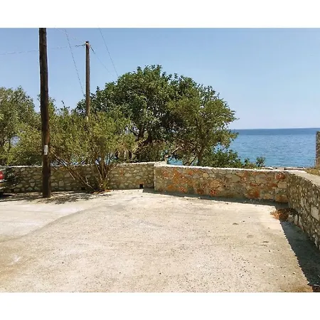 Four Bedroom Holiday In Kokkala Mani *